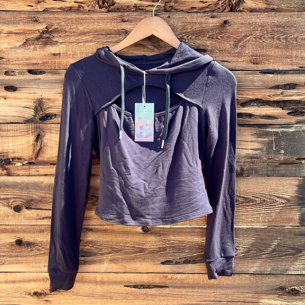 HALARA | NWT Black Cropped Hoodie S